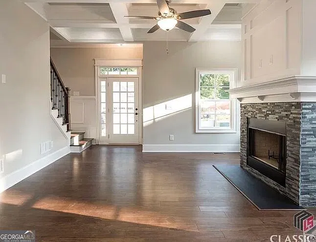 4 bed, 4.0 bath, 2557 sqft, $3,200 — Photo 2