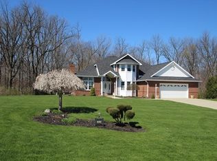 7904 W Crooked Creek Ct, Muncie, IN 47304