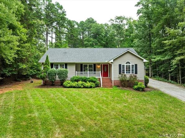 532 Anchor Dr, Bracey, VA 23919