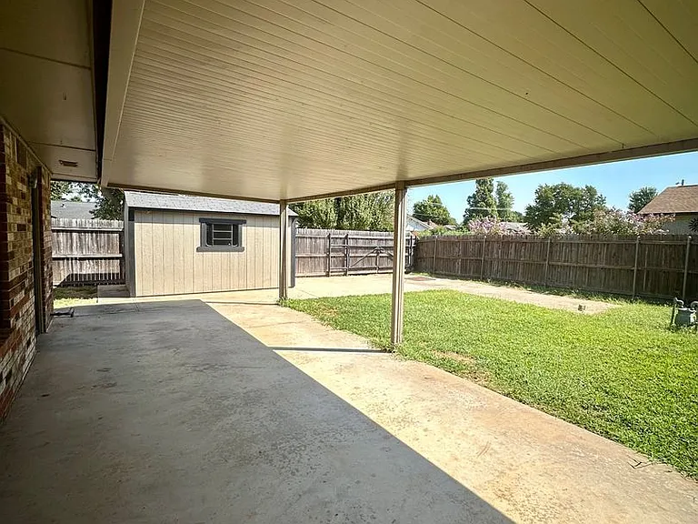 721 Willow Run — Photo 16