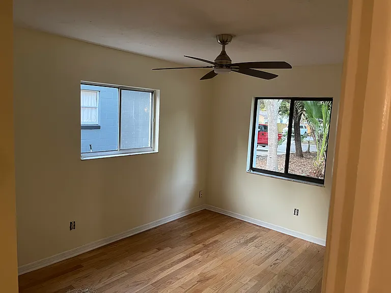 109 Suffolk Ct — Photo 10