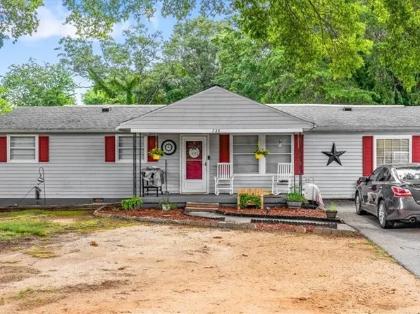 728 Carrington Ln, Eden, NC 27288