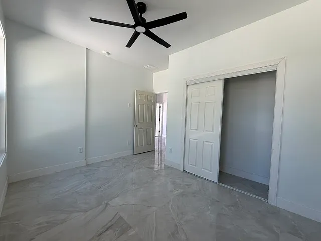 3 bed, 1296 sqft, $2,250 — Photo 2