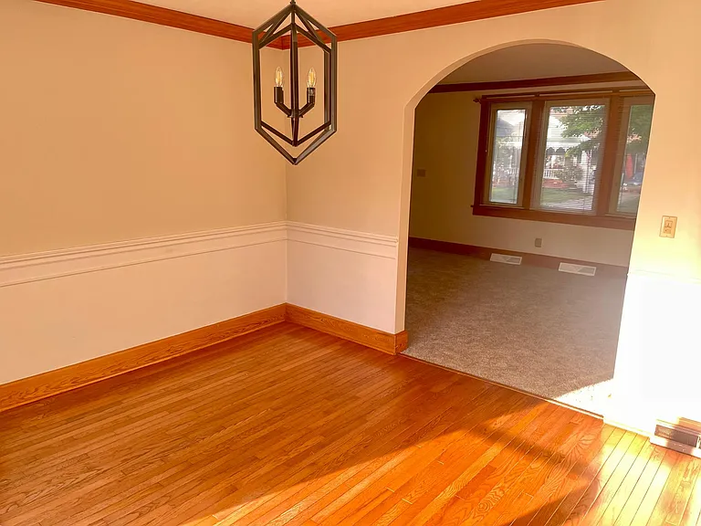 423 Summit St — Photo 1