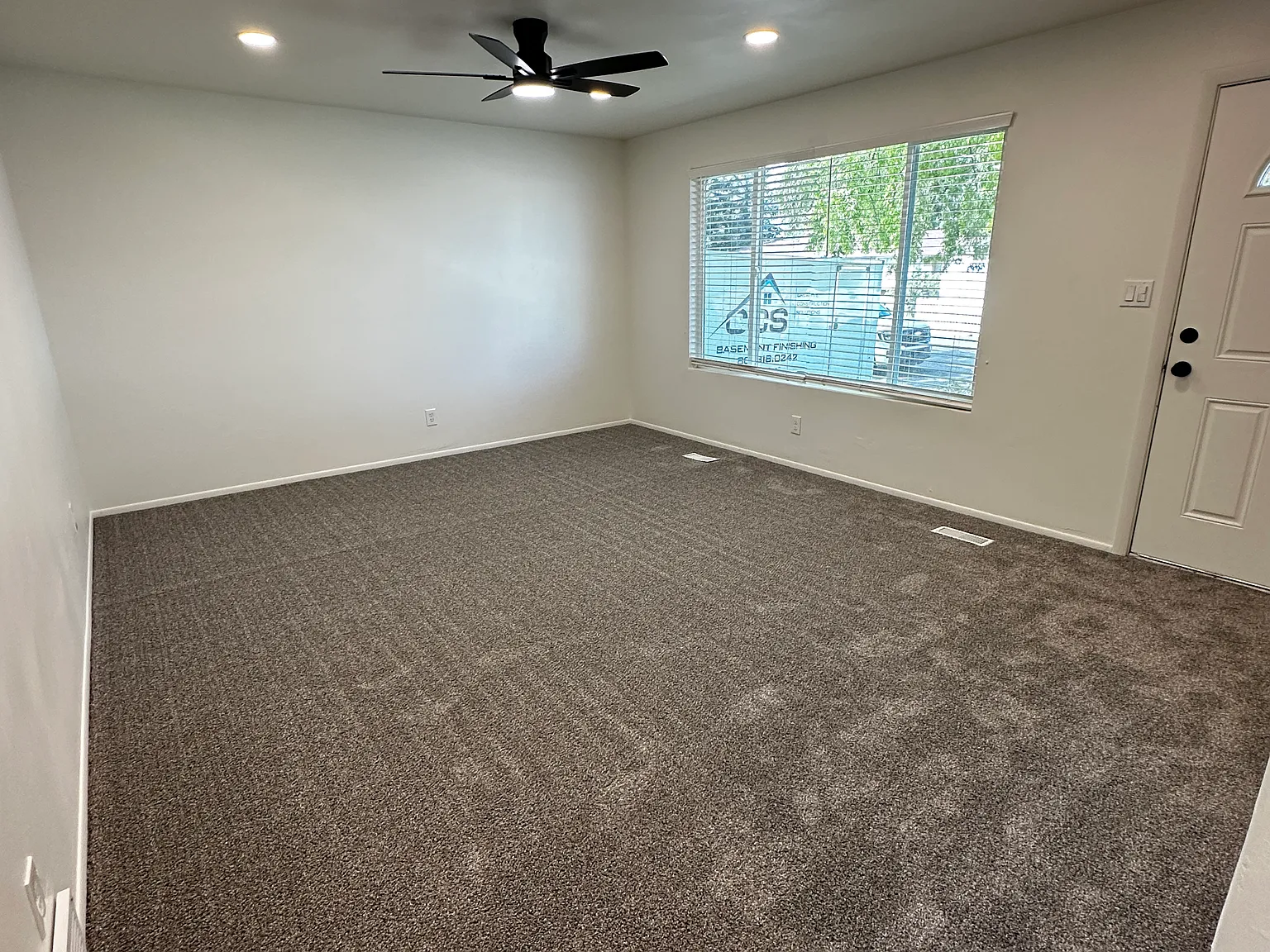5 bed, 2200 sqft, $2,395 — Photo 3