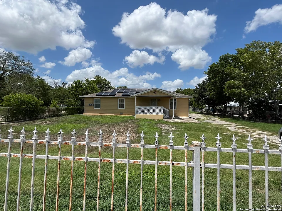1243 Gillette Blvd