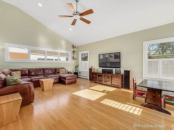 5th image of 623 S Kensington Ave