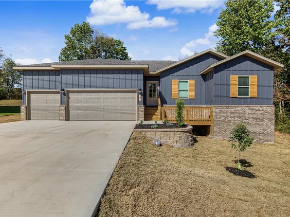 4 Francis Dr, Bella Vista, AR 72715