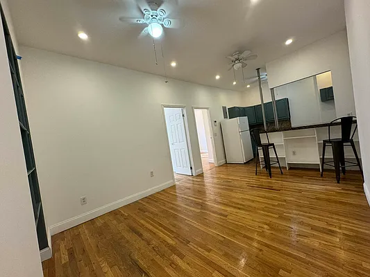 Rented by KNOCKKNOCK LLC | media 1