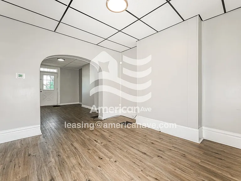 1342829_002_living_room_13921688.jpg