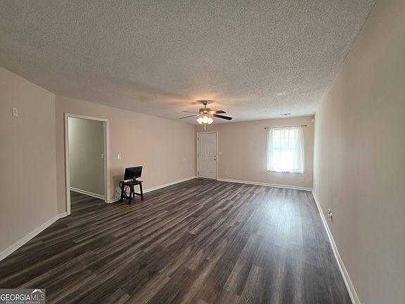 5th image of 501 Fieldstone Rd