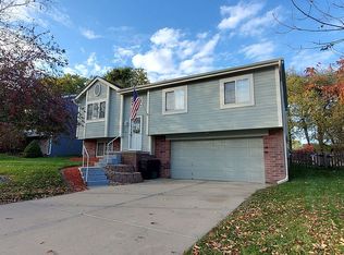 11656 Mary St, Omaha, NE 68164