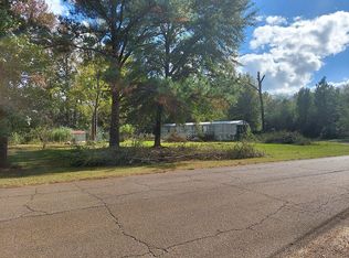 1116 Sand Rd, Columbus, MS 39702
