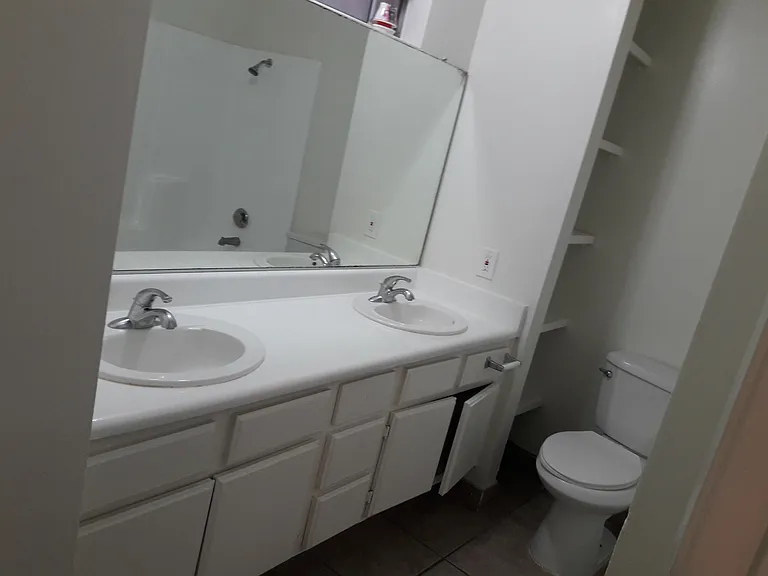 1329 W Civic Center Dr — Photo 7