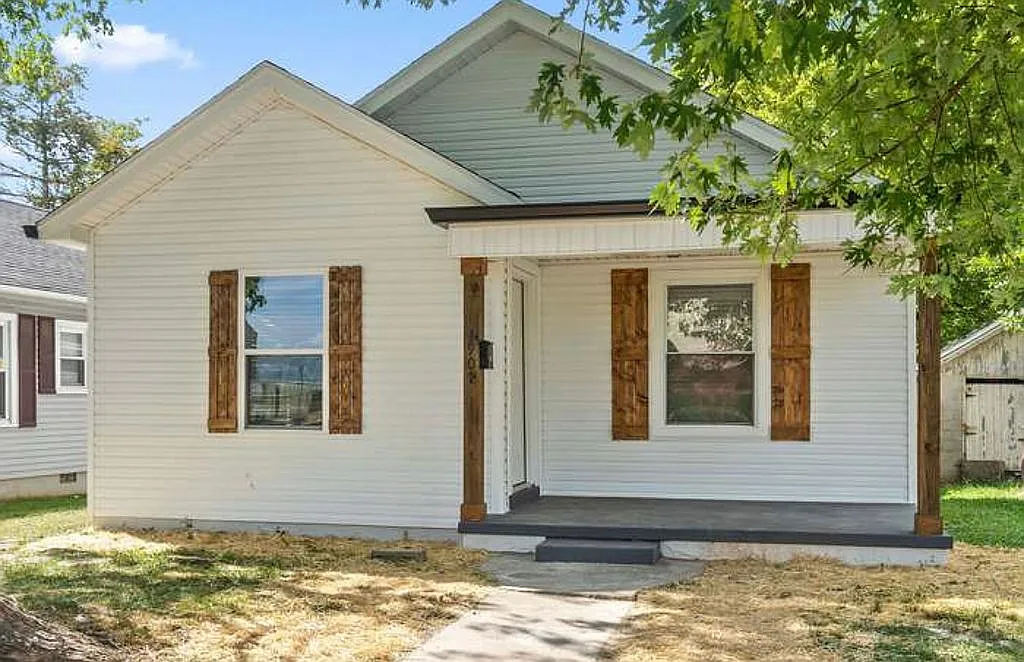 1907 Harrison St, Hopkinsville KY - Owner Finance Home