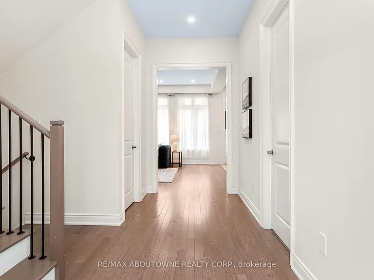 3294 Millicent Ave — Photo 12