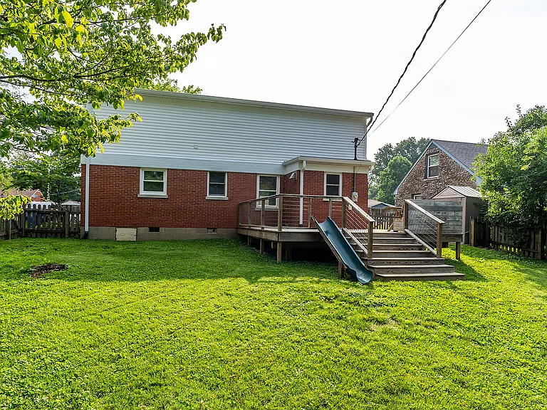 1022 Della Dr — Photo 35