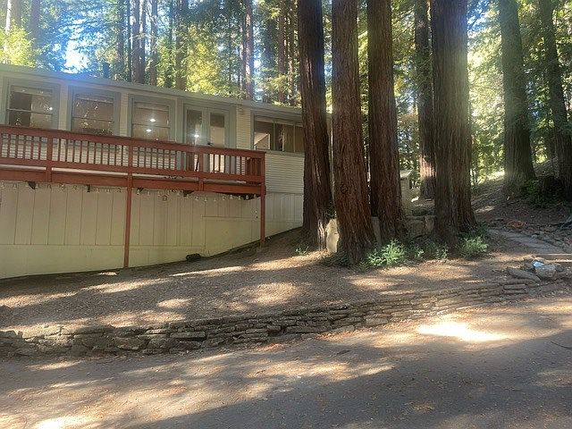 1st image of 555 Carrol Ave