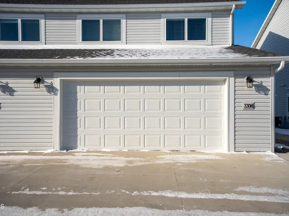 3308 Kenner Loop, Bismarck, ND 58504