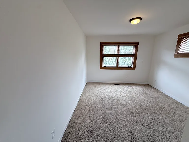 5263 Locksley Ave — Photo 10