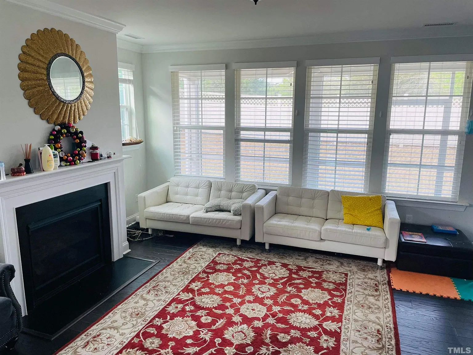 4 bed, 3.0 bath, 2417 sqft, $2,595 — Photo 2