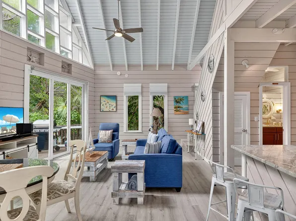 5206 Dogwood Dell St, Marathon, FL 33050