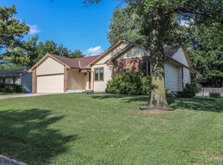 504 N Moy Ln, Mulvane, KS 67110