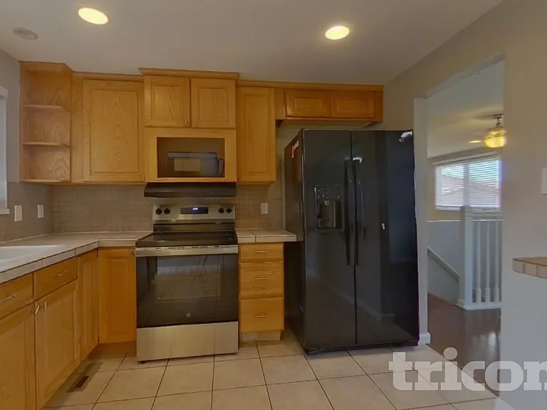 564 Mars Ct — Photo 3