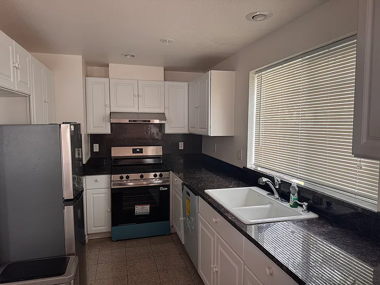 1160 Monroe Ave NE #D2 — Photo 2