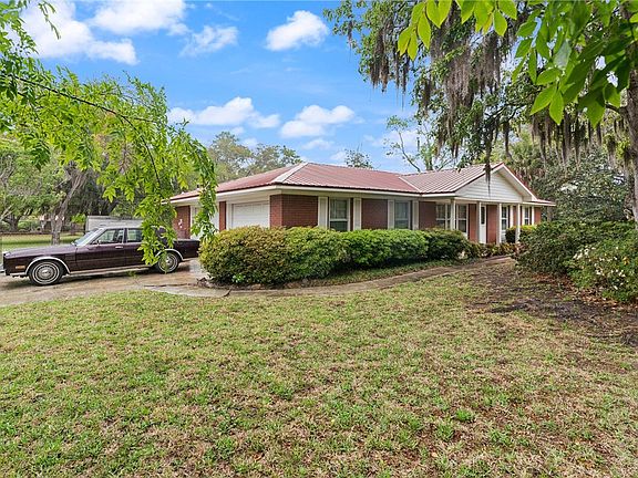 3rd image of 200 Oak Rd #202