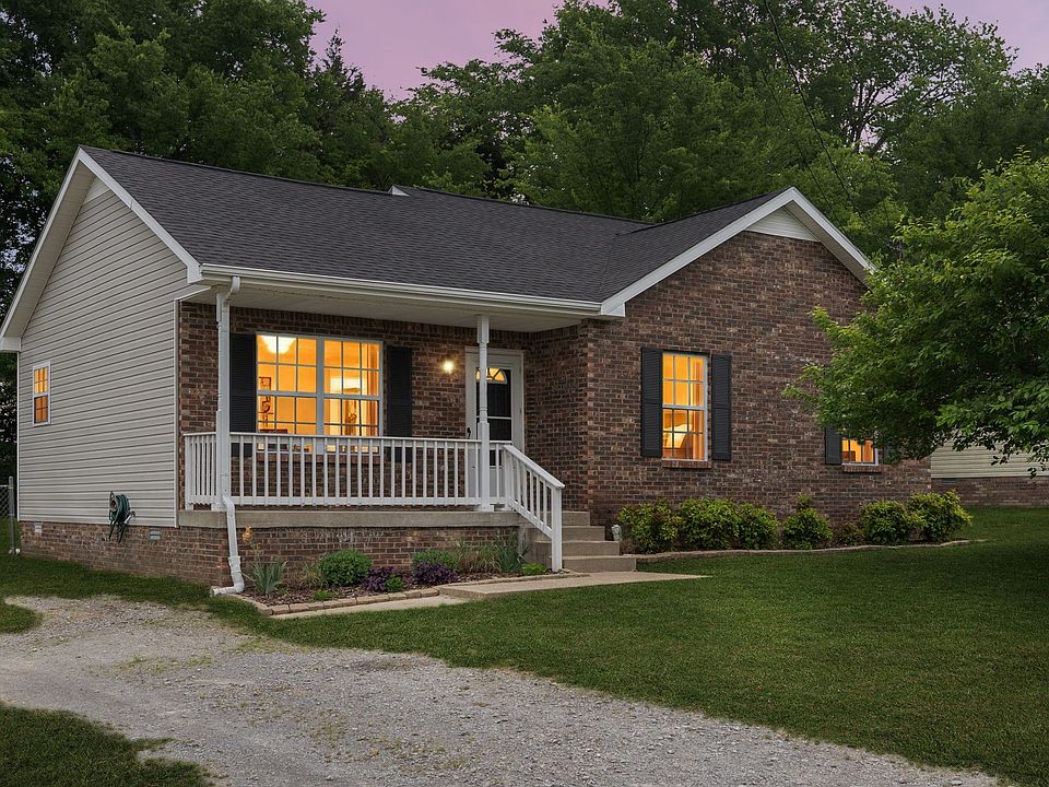 1st image of 270 Moncrest Dr