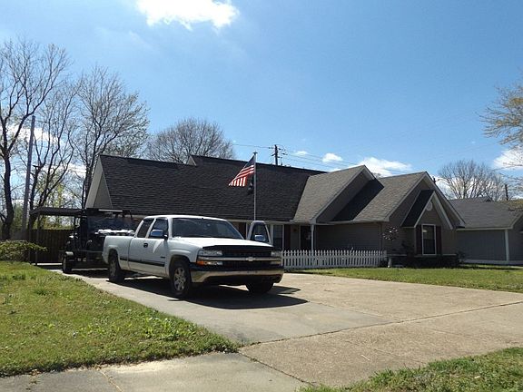 3rd image of 7806 Tumbling Creek Dr