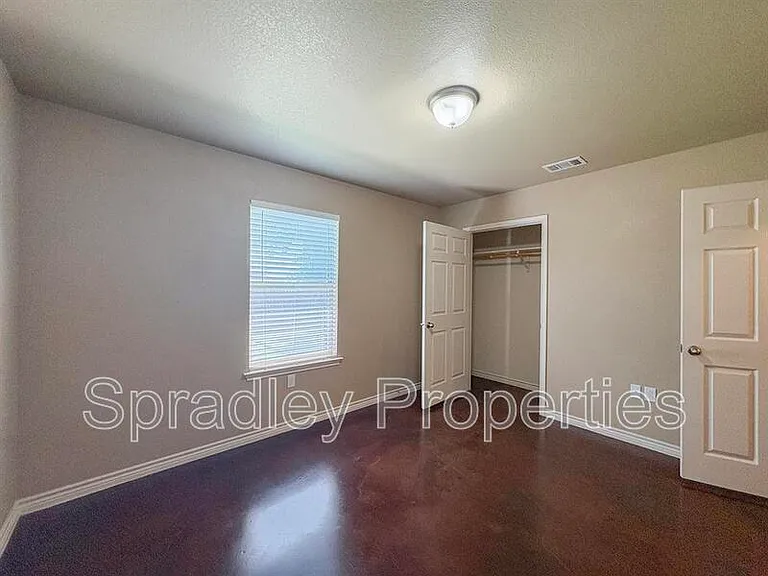 1571 Brady Way — Photo 10