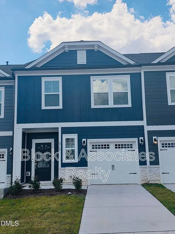 3 bed, 2.5 bath, $2,300 — Photo 1