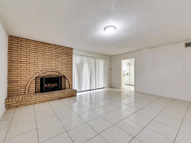 10547 Black Walnut Dr — Photo 8