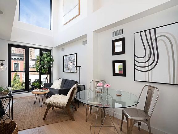 3rd image of 394 Kosciuszko St Penthouse A