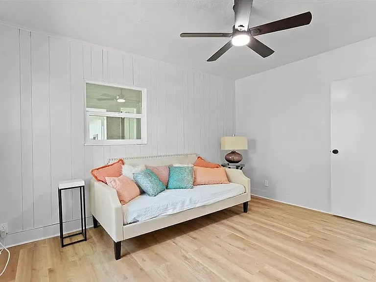 3281 Myers St — Photo 10