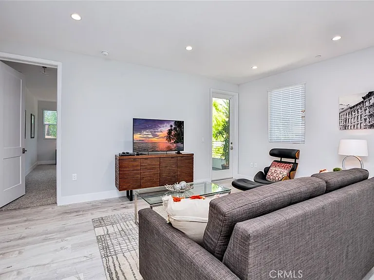 10718 Acama St #401 — Photo 12