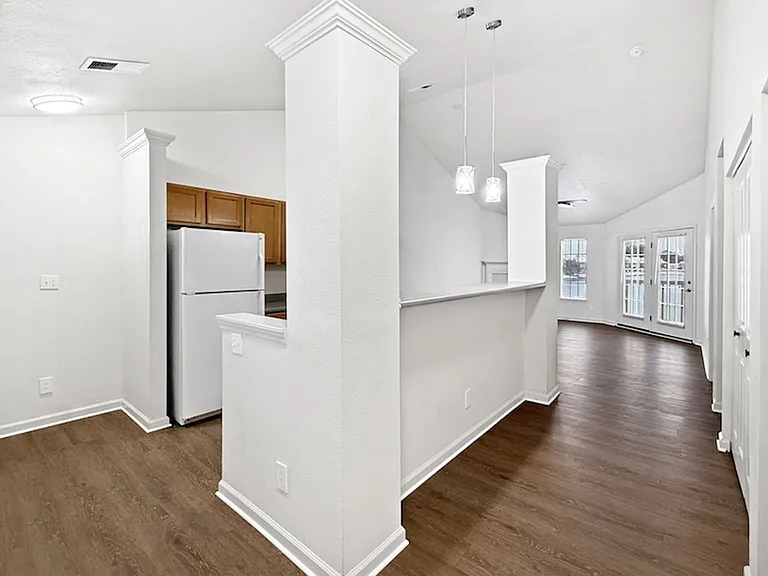 400 Beachfront Dr — Photo 16