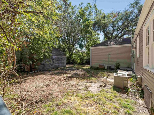 wichita-kansas-443187045 picture