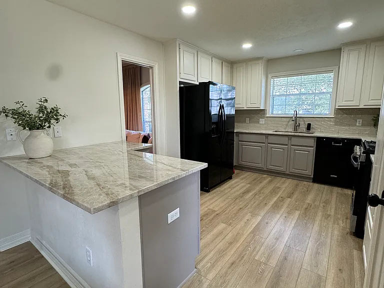 4116 Bedford Dr — Photo 8