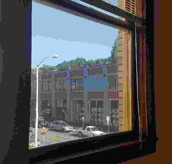 351 14th St — Photo 9