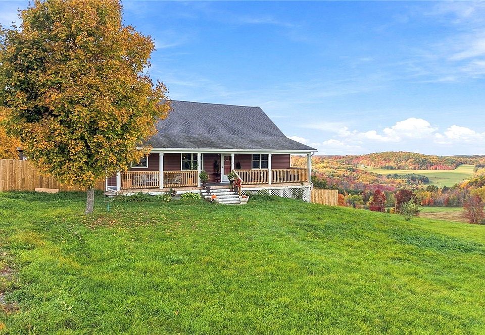 1st image of 323 Cooper Hill Rd