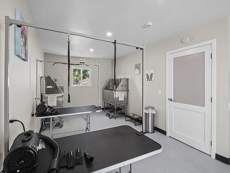 Sunset Cliffs Apartments — Photo 32