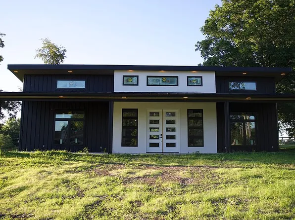 1013 E 10th St, Carrollton, MO 64633