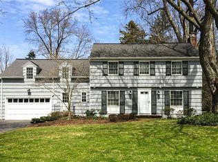 18 Creekside Ln, Rochester, NY 14618