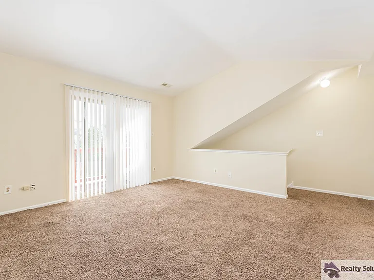 514 Cascade Ct #1 — Photo 2