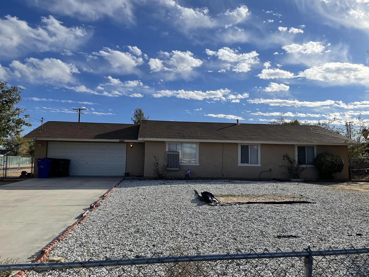 3 bed, 1100 sqft, $2,300 — Photo 1