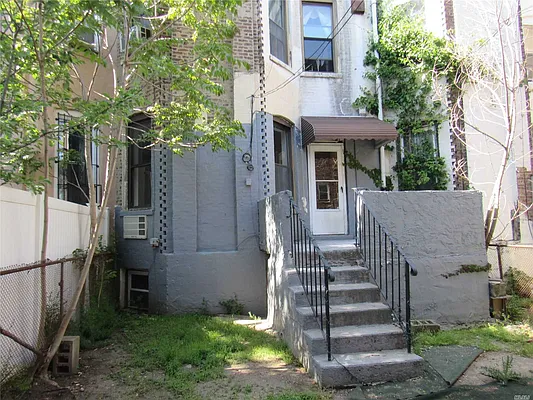 Rented by Mitra Hakimi Realty Group, LLC | media 21