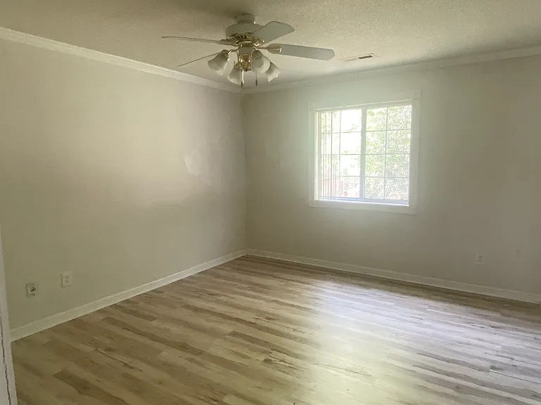 2461 Stratford Crossing Dr — Photo 13